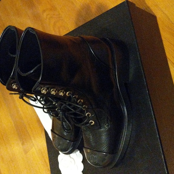 Chanel lace ups boot - Picture 5 of 16
